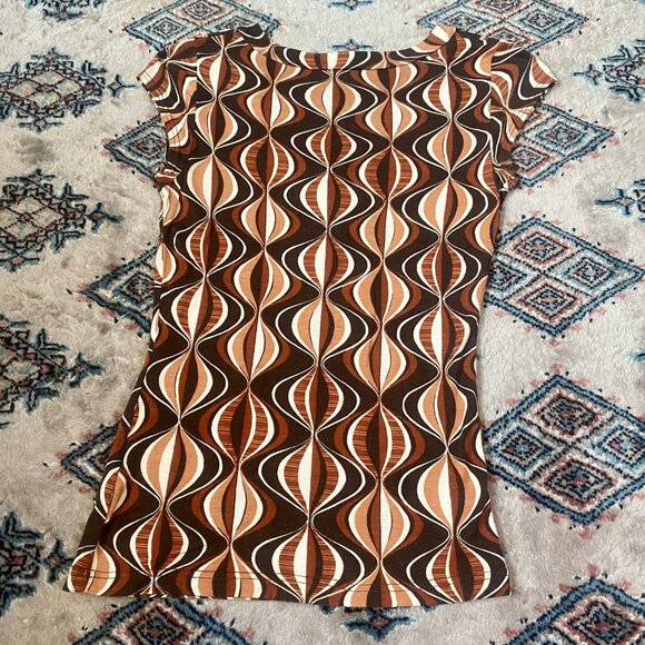 Vintage Retro-Print European V-Neck Cap-Sleeve Tee by H&M (Size XS) - Picture 7 of 16